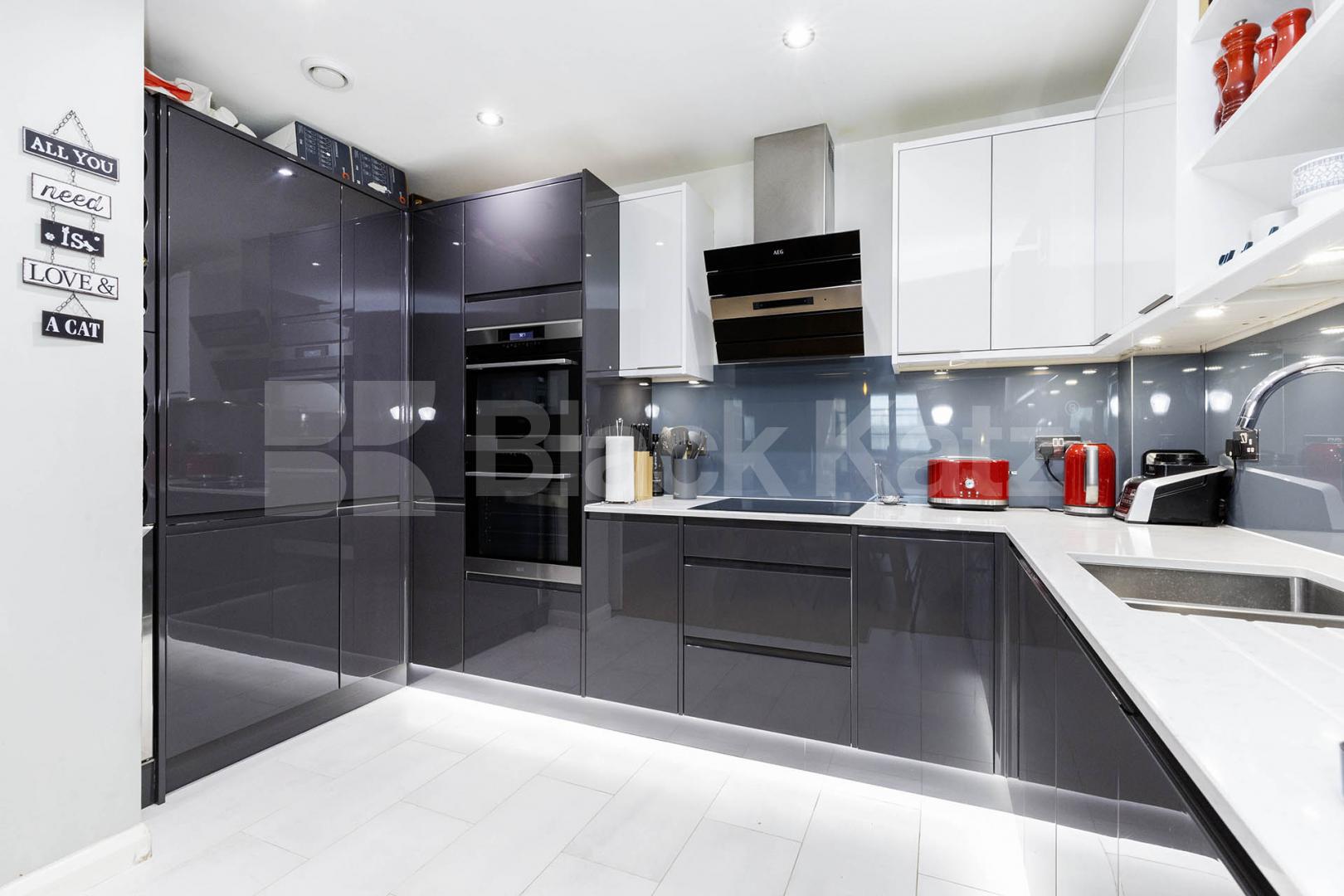 Modern Apartment Denbigh Road, Notting Hill